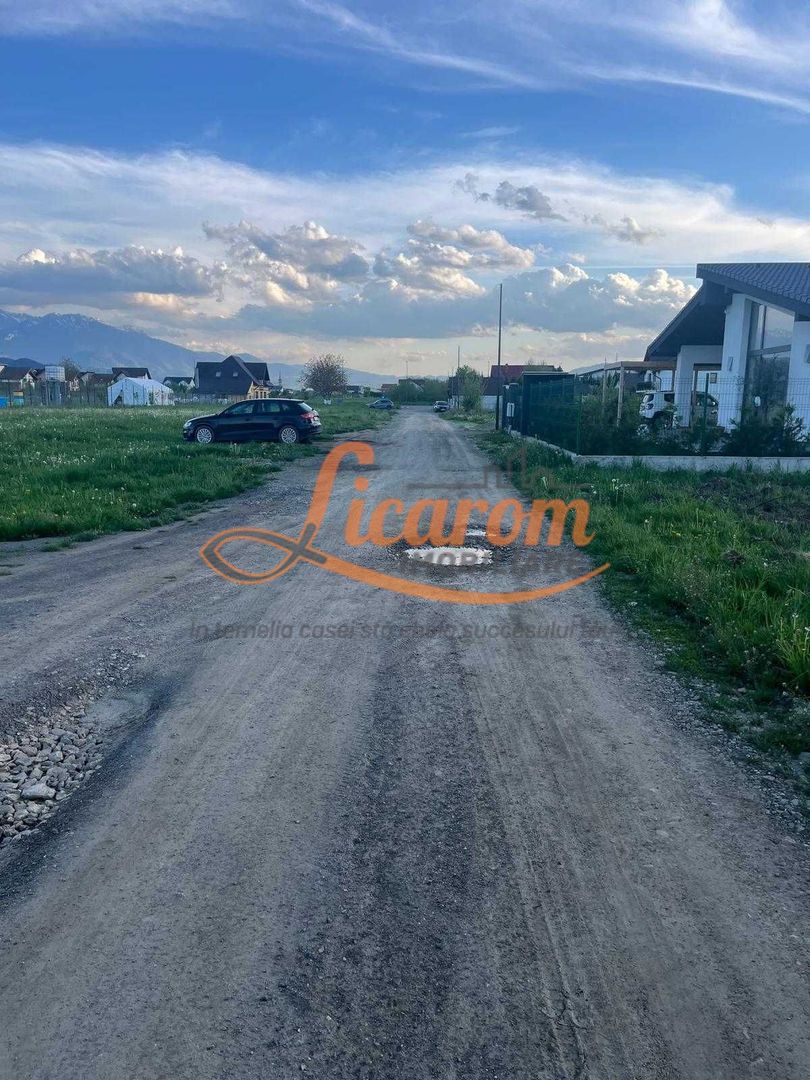 Teren de vânzare  Cristian, Brasov. Utilități la limita de proprietate - Poză 5