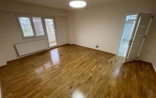 Recent renovat| 2 camere| garaj, et.2| lift| balcon 12 mp.