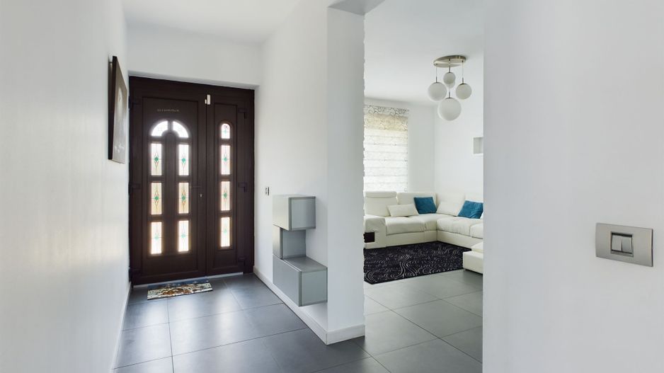 Vilă modernă cu 5 camere în Curtici - Poză 6