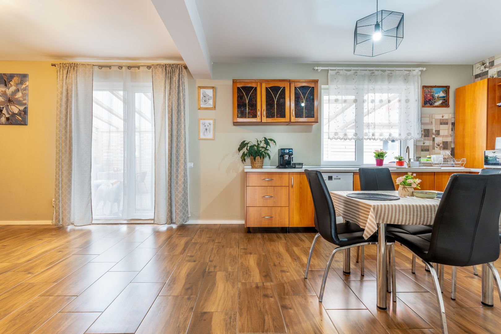 Duplex cu 4 dormitoare, in Floresti! - Poză 3