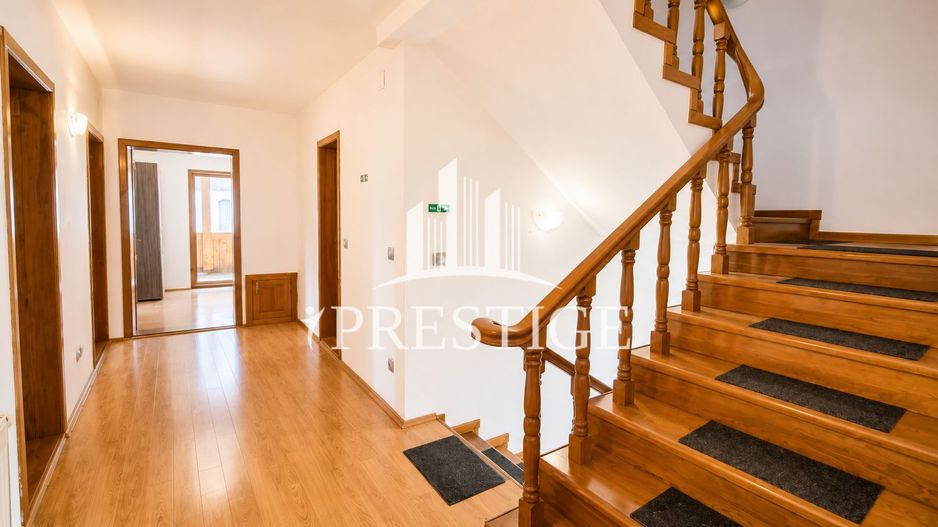 SEDIU FIRMĂ | 290 MP | CURTE, TERASĂ, GARAJ | ȘELIMBAR - OCTAVIAN GOGA - Poză 10