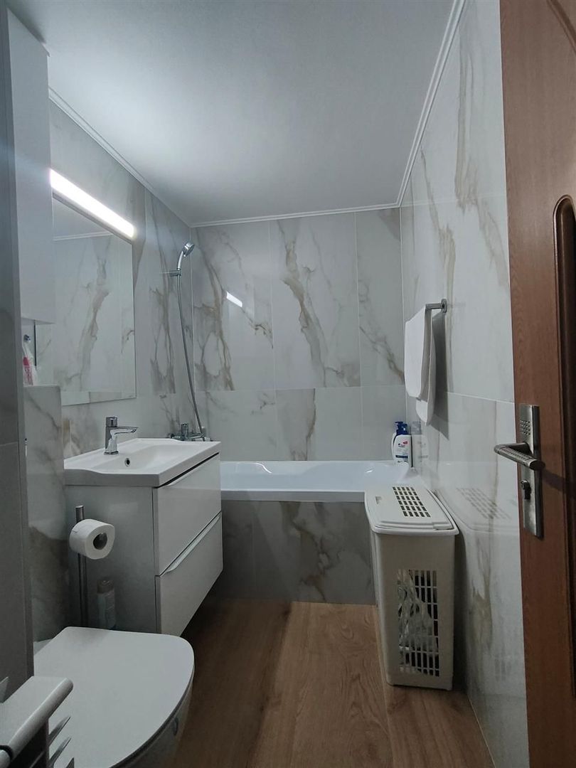 Apartament cu 3 camere decomandat zona Nufarul - Poză 4