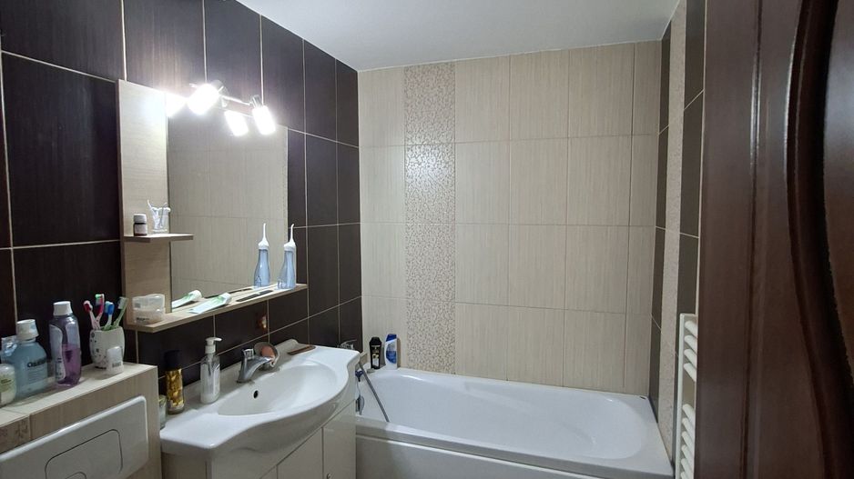Apartament cu 3 camere - 70mp - Zona Aradului - Poză 4