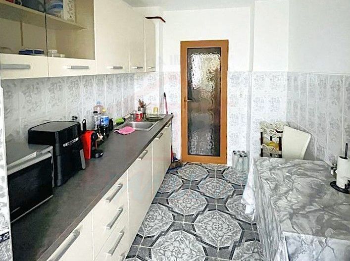 78000 euro, 2 camere decomandat , Micro 21 etaj 1, mobilat si utilat - Poză 7