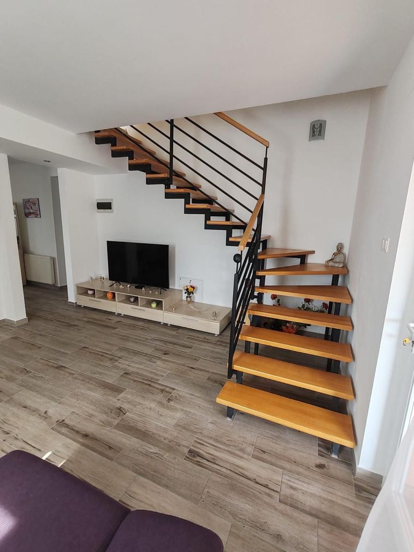 VÂNDUT! I 1/2 Duplex P+1 I Sânmihaiu Român - Poză 3