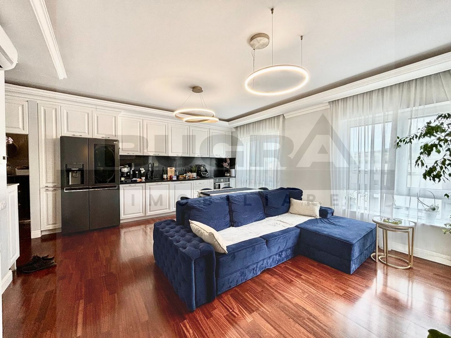 Apartament 3 camere modern, 2 bai, balcon, parcare, zona Mega - Poză 2