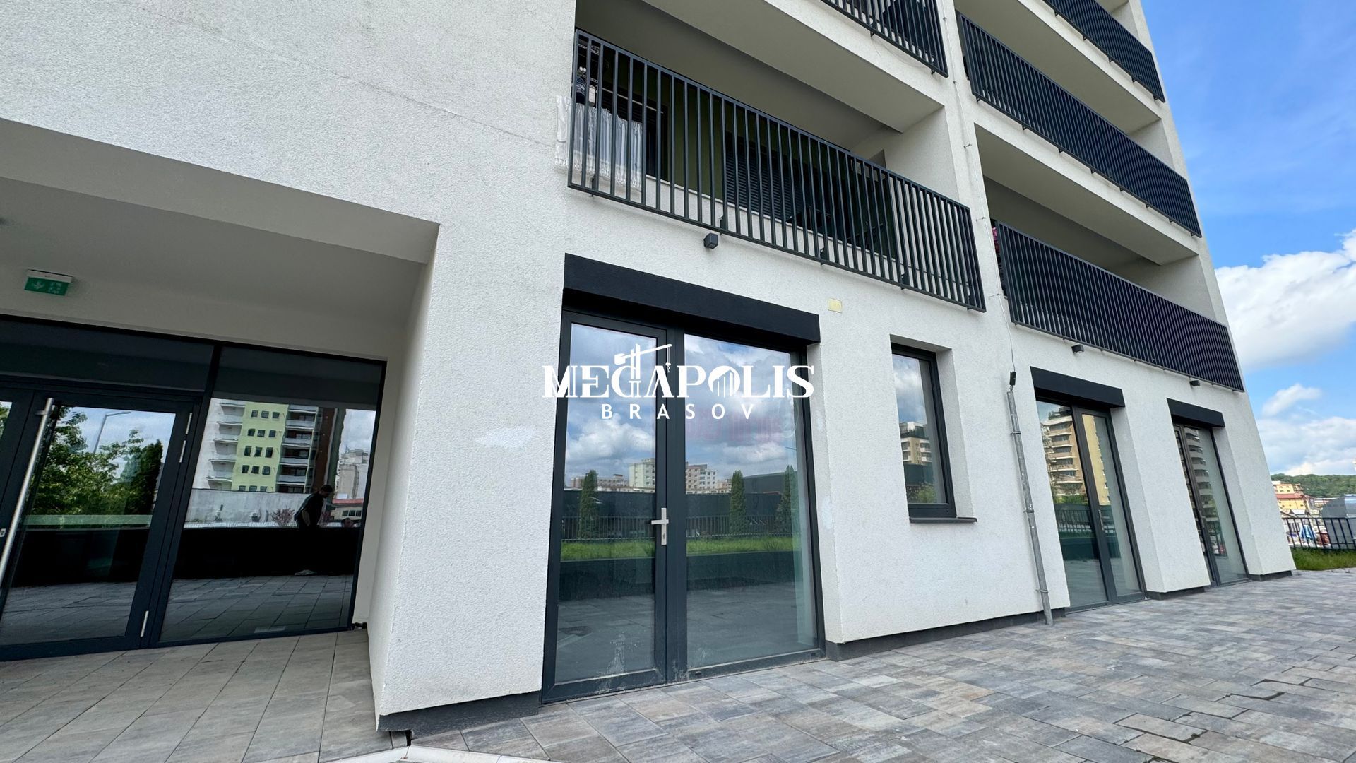 Garsonieră 37 mp nemobilată | pretabil regim hotelier | Astra - Poză 3