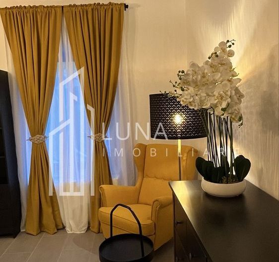 Piața Sfatului – apartament elegant, complet renovat și utilat - Poză 3