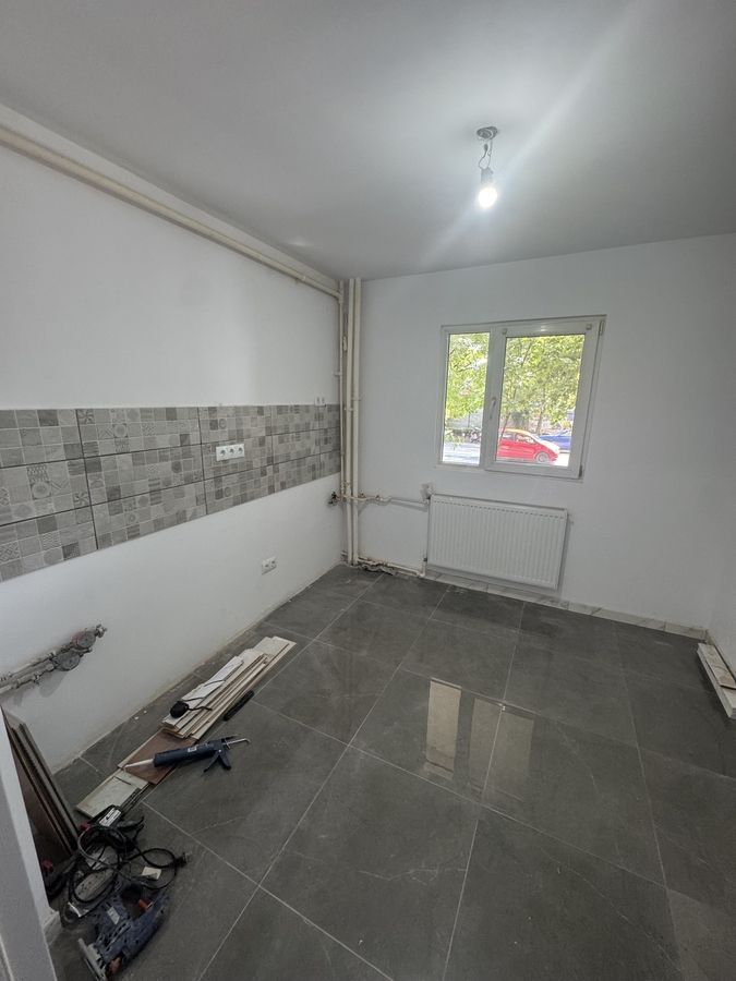 Vanzare Apartament 2 Camere Calea  Vitan intersectia Mihai Bravu - Poză 5