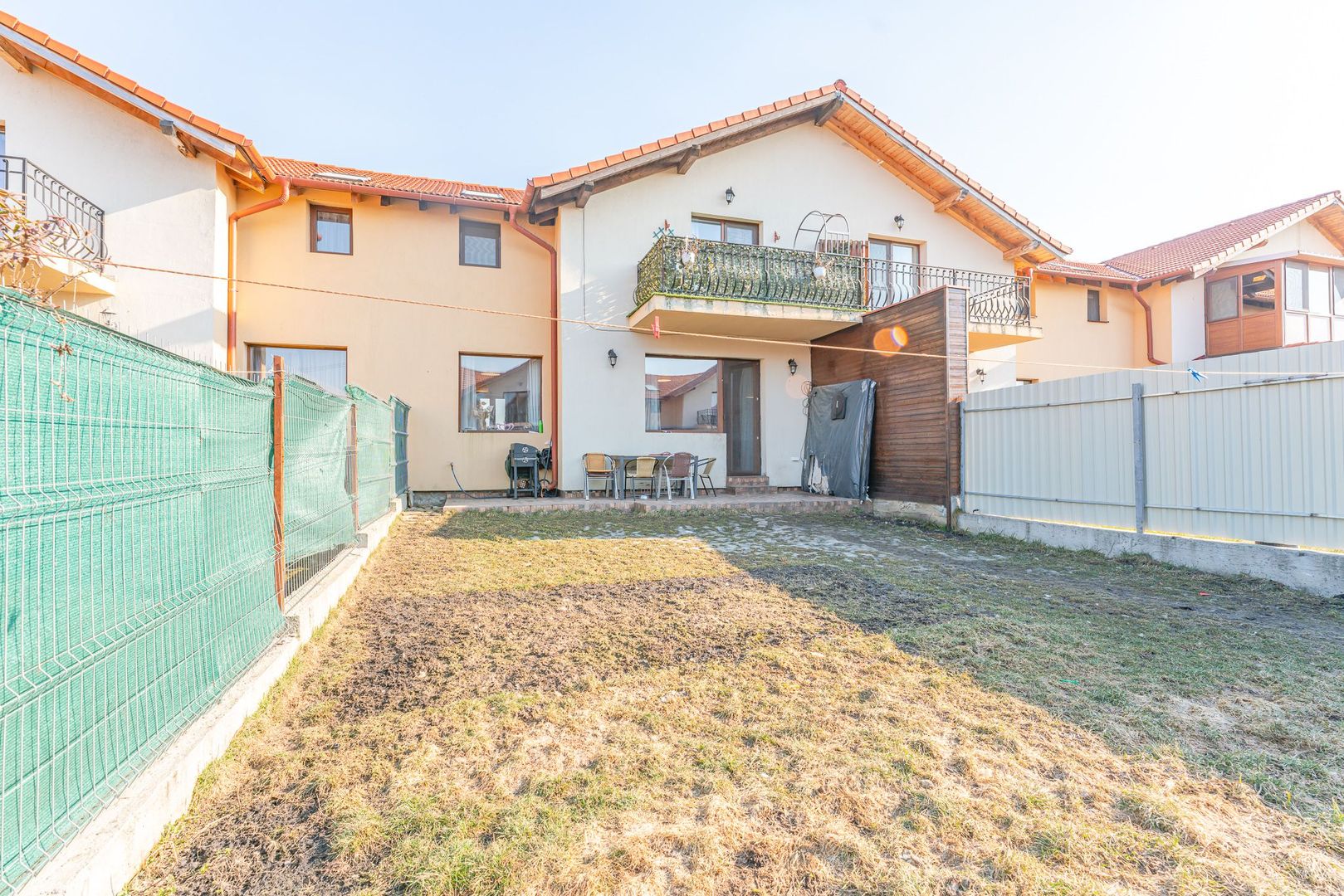 Casa insiruita compusa din 4 camere in Sanpetru - Poză 1