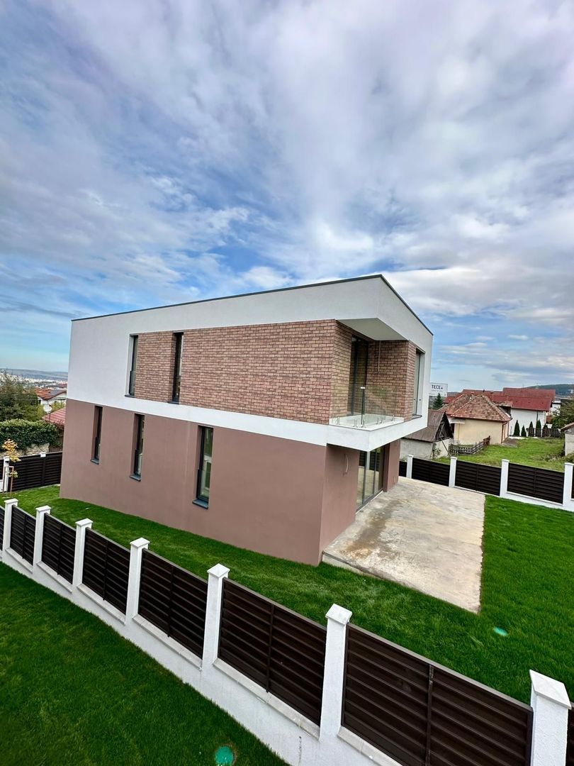 Casa Individuala, 245 MP, 415 MP teren, Zona Europa - Poză 2