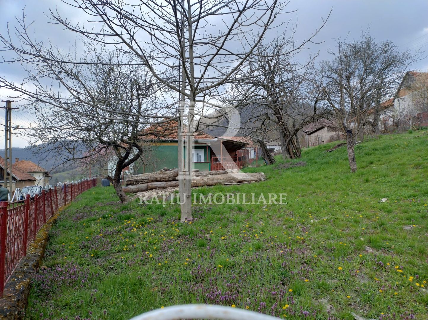 Casă din cărămidă | Teren 800 mp | Anexe tradiționale | Magura-Toplita - Poză 8