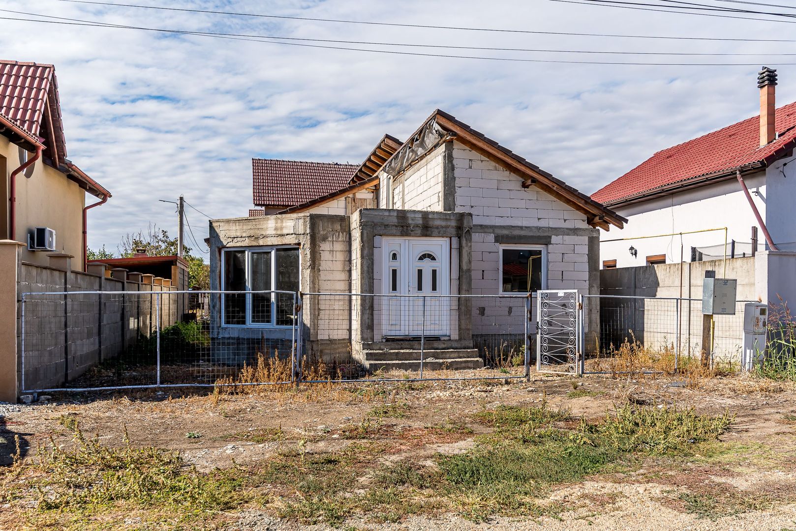 Casa la rosu in Zimandcuz Comision 0 - Poză 1