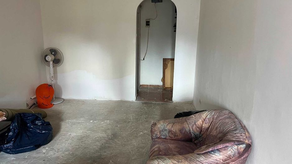 BRASADAS vinde garsoniera pe Ostrovului 25mp la parter. - Poză 1