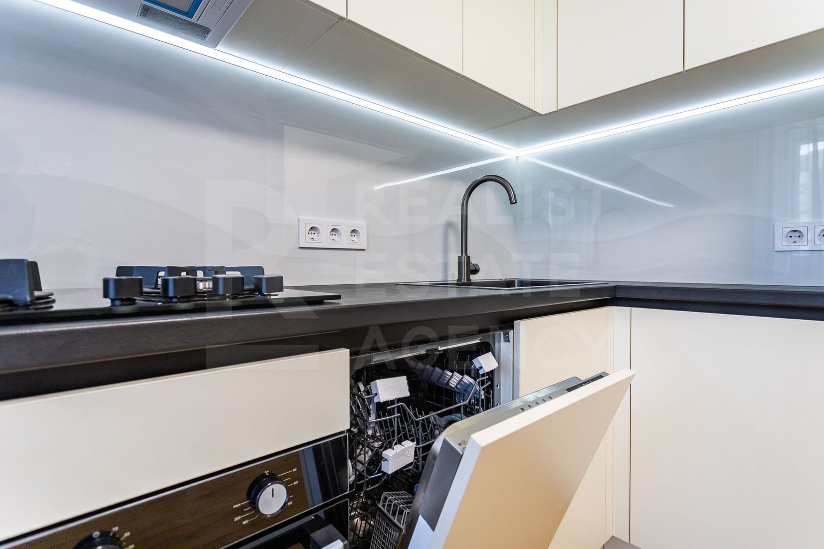 Vânzare, apartament 2 camere, str. Ion Dumeniuc, Ciocana - Poză 9