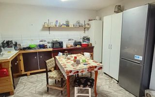 OPORTUNITATE INVESTITIE! Casa cu 2 apartamente- Zona Eroilor - Poză 2