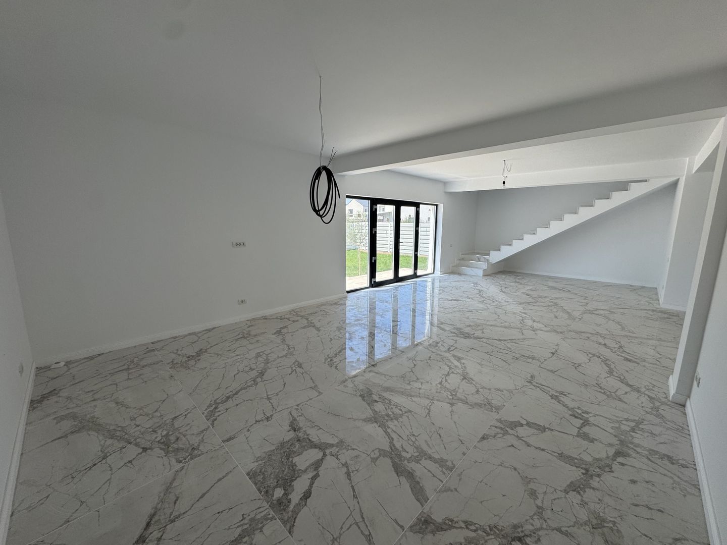 Vila exclusivista cu PISCINA, zona Liddl Tunari, 0% comision - Poză 12