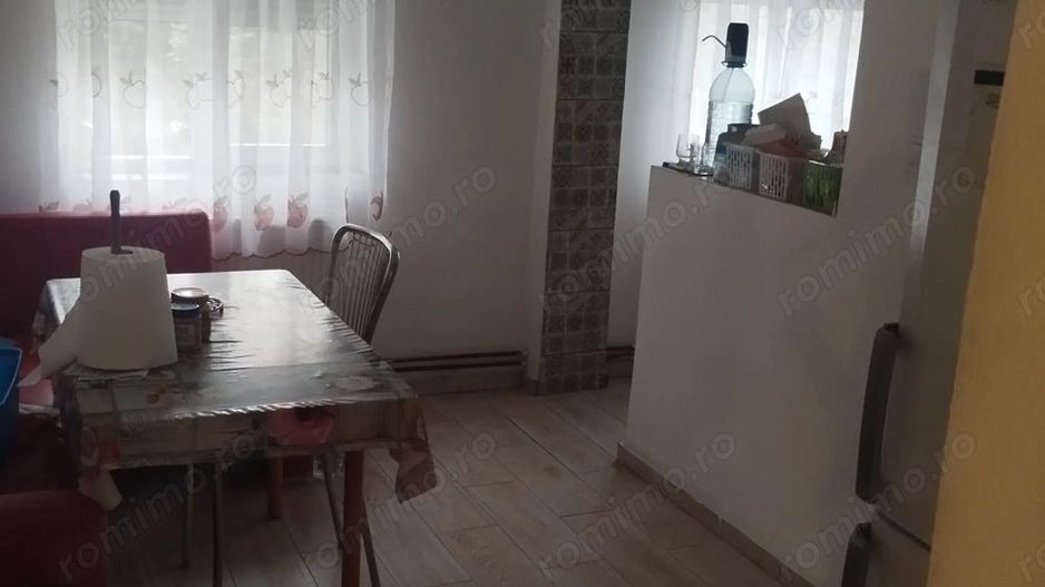 Casă de vânzare cu teren 920 mp - Poză 8