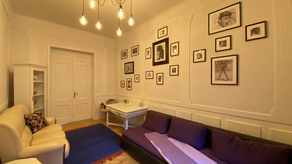 Cladire Istorica, 4 camere, 134 mp, Renovat, Zona Sinaia, Comision 0% - Poză 12