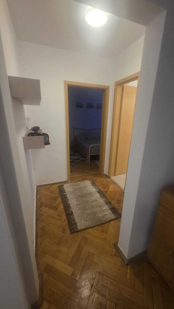 Spitalul Județean | 3 Camere | Etaj 2 | Centrala proprie - Poză 6