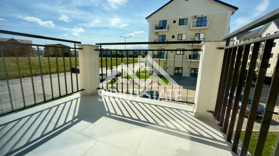 Apartament la CHEIE, 3 camere, parcare si boxa - Poză 1