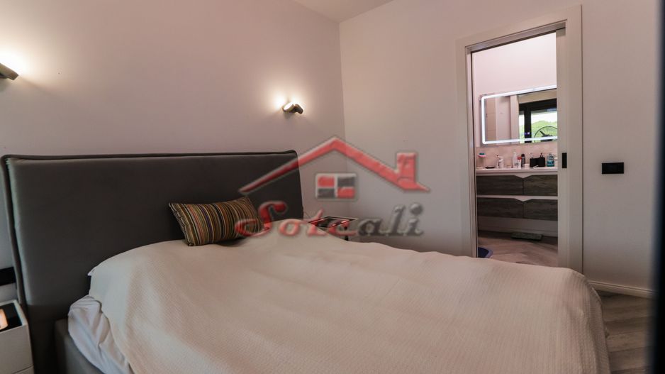 VILĂ MODERNĂ DE LUX CU PISCINĂ, FOTOVOLTAICE ȘI FOIȘOR – BREAZA - Poză 45