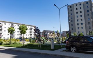 Apartament 3 Camere Decomandat Tractorul Intabulat - Poză 1