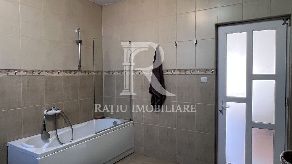 Casă 4 camere de închiriat | Saună | Piscina | Sântandrei | Bihor - Poză 15