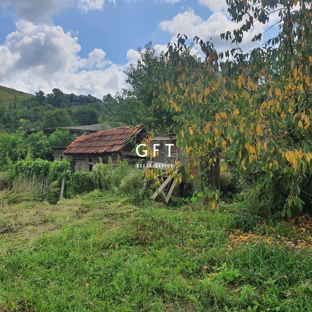 Casa cu teren de 40 ari,situata in centrul comunei Matei - Poză 9