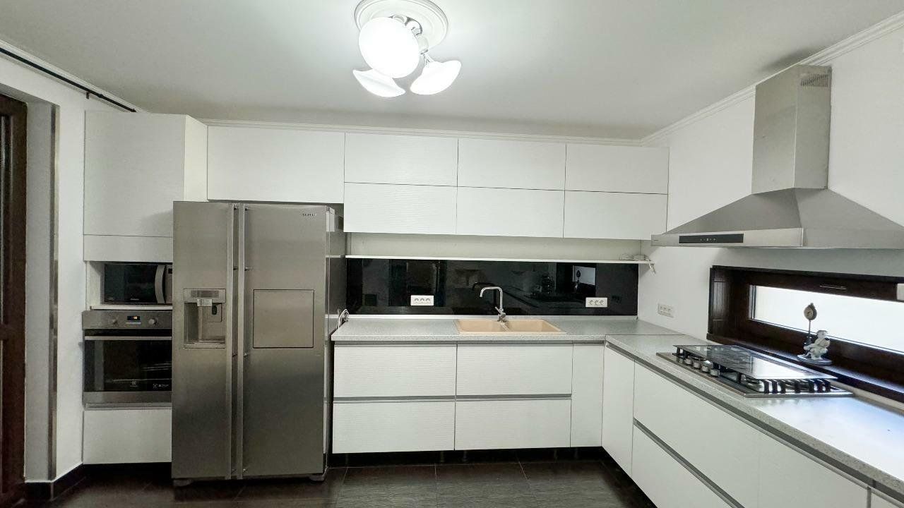 Apartament de inchiriat de lux cu curte privată | Aviatiei–Caramfil | - Poză 9