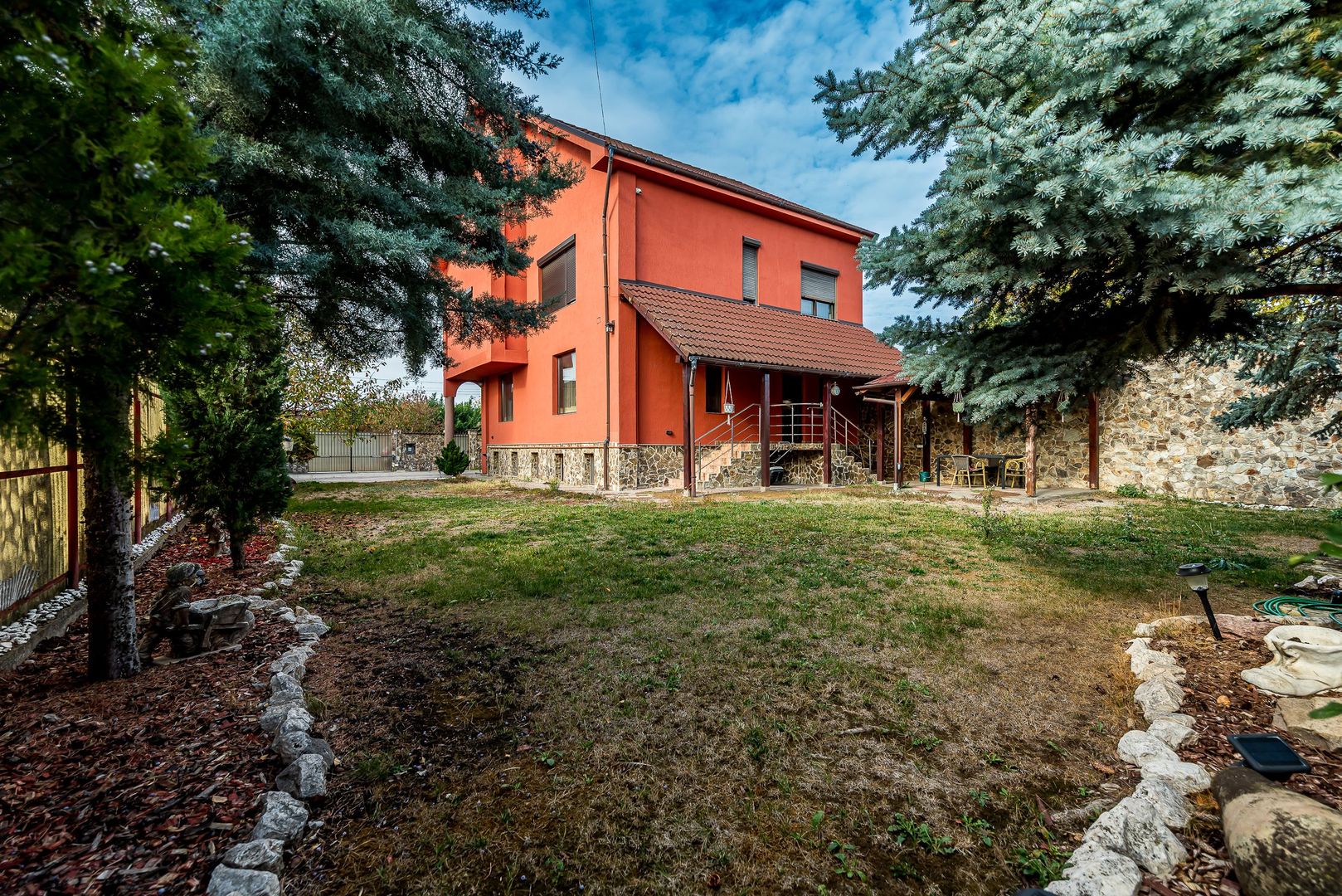 Vila 6 camere - Garaj si Gradina - Gradiste - COMISION 0 - Poză 3