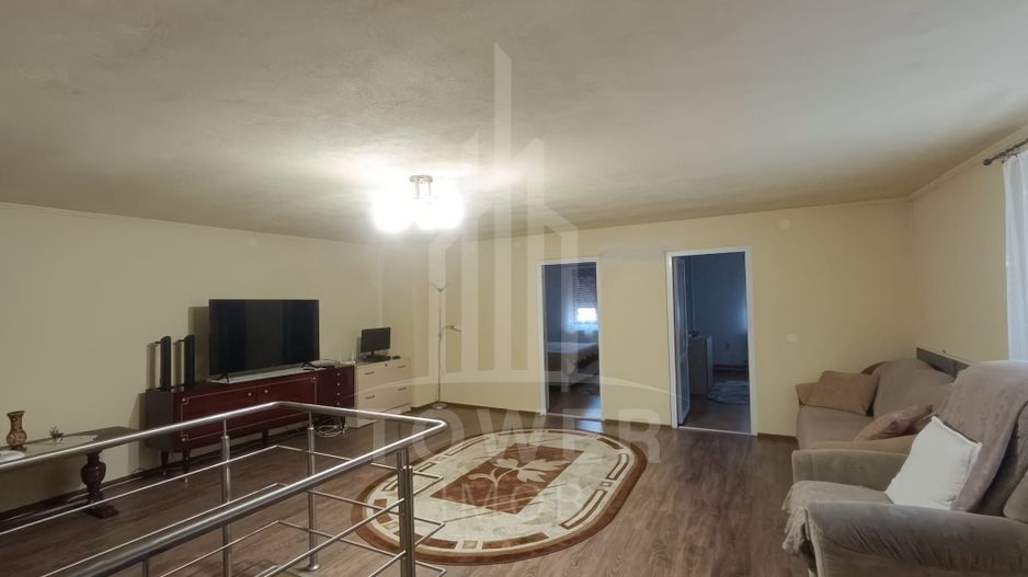 Casă de vânzare în satul Roșia cu vedere panoramică spre Munții Făgăras - Poză 10