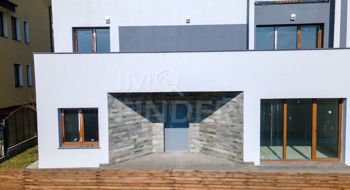 Vanzare apartament 4 camere, in vila, curte, zona  strazii C A Rosetti - Poză 7