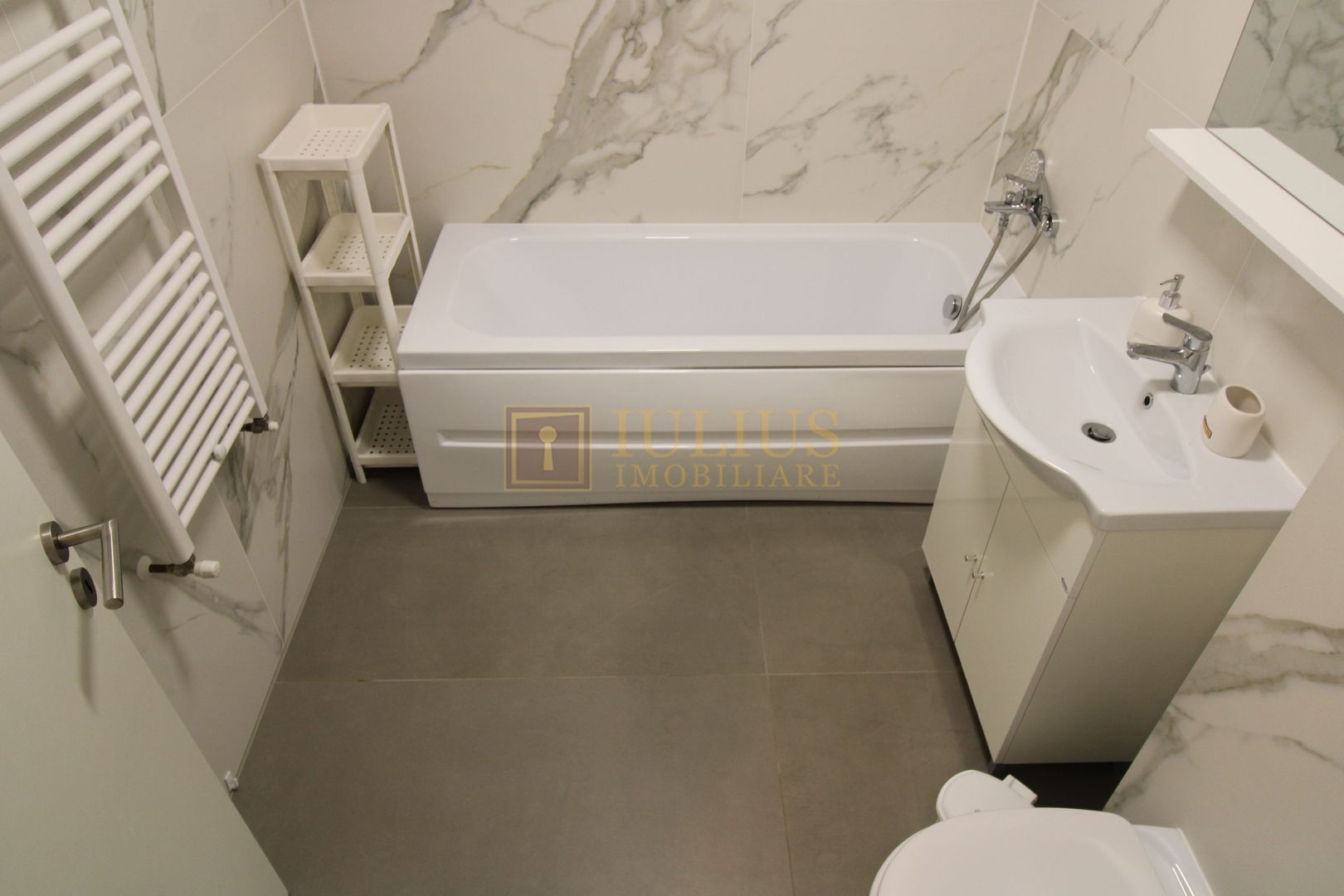 Continental - Buziasului, centrala proprie, parcare inclusa. - Poză 11