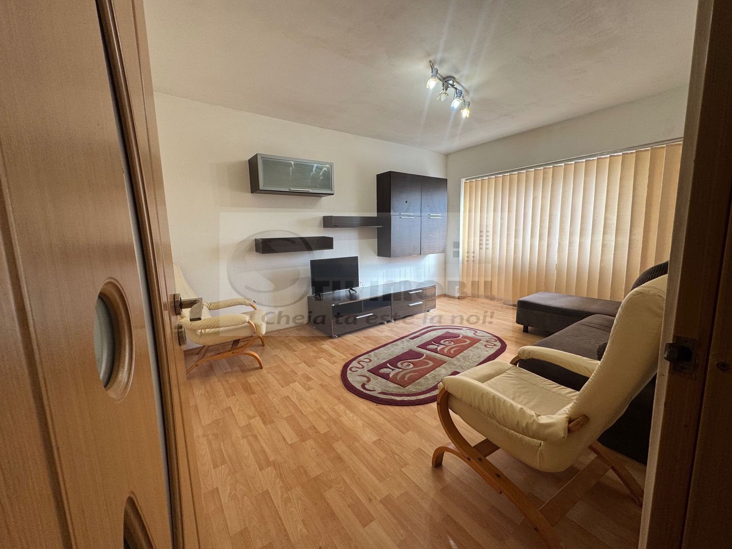 Apartament de 3 camere Dacia - 420 euro - Poză 5