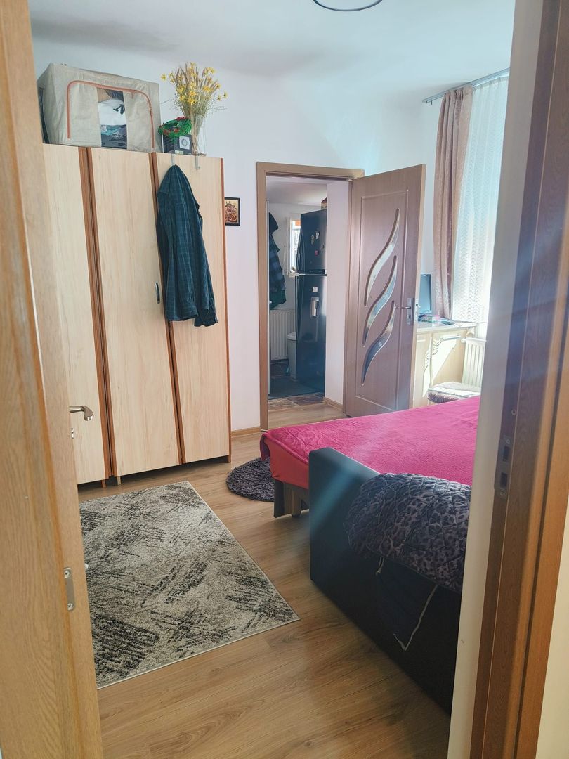 Casa singur in curte zona Astra - Poză 13