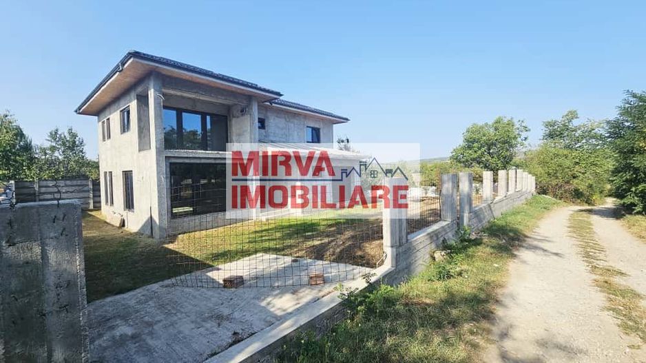 🏡 Vilă luminoasă, 4 camere, cu teren generos – Com. Plopu - Poză 5