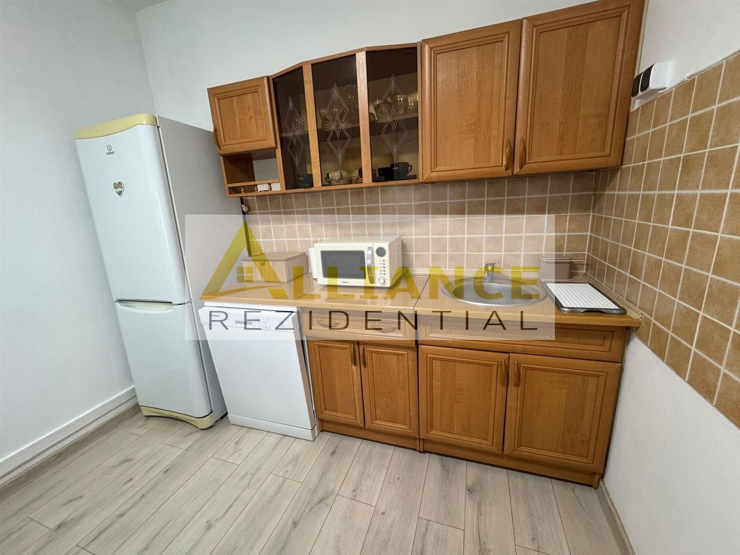 Apartament 2 camere de vanzare - Poză 3