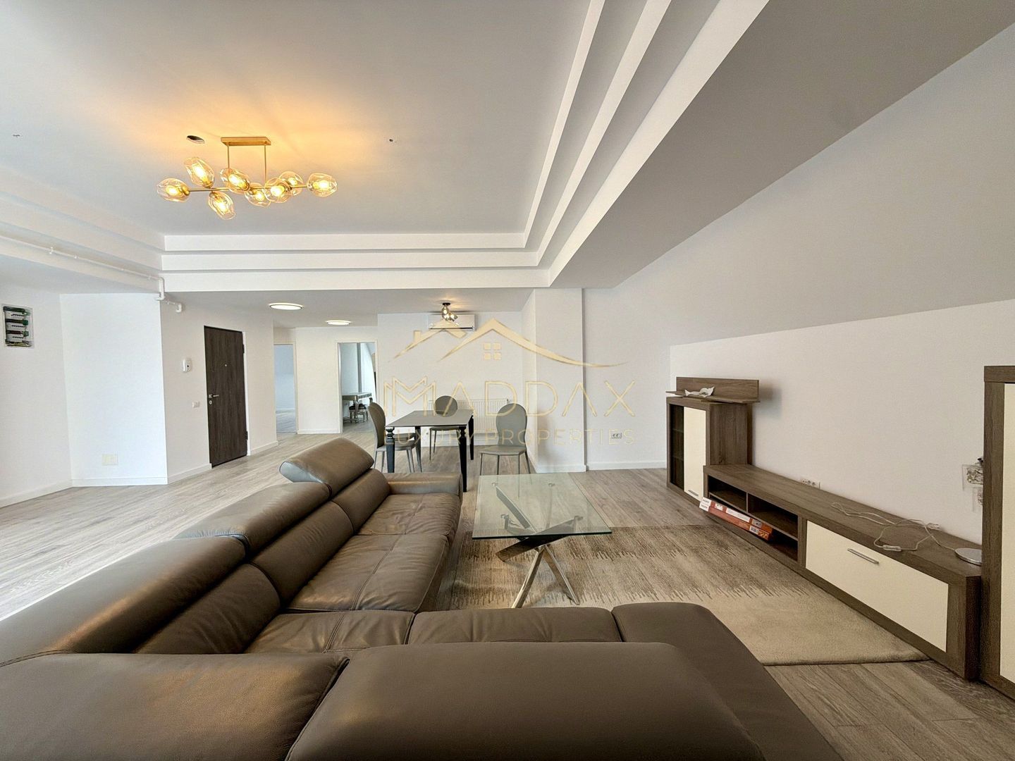Apartament 3 camere // 134,4 mp utili + parcare // Aviatiei - Poză 1