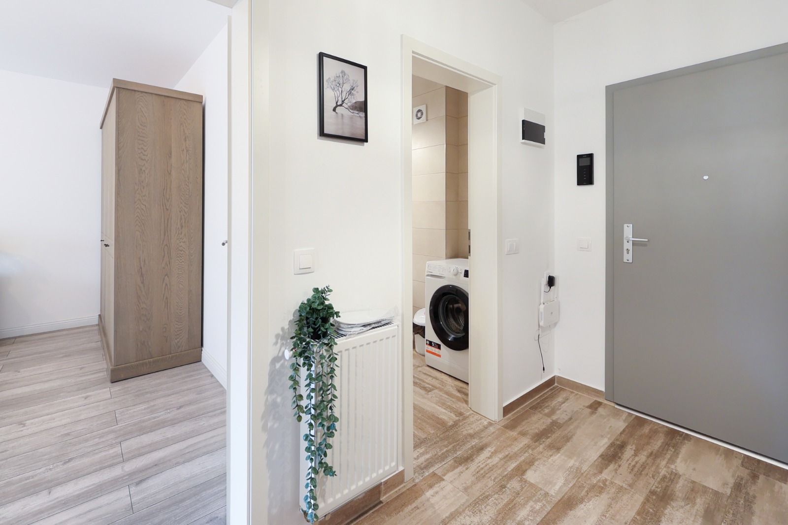 Garsonieră 39 mp Decomandată | Mobilată Modern | Tractorul – Coresi Mall - Poză 7