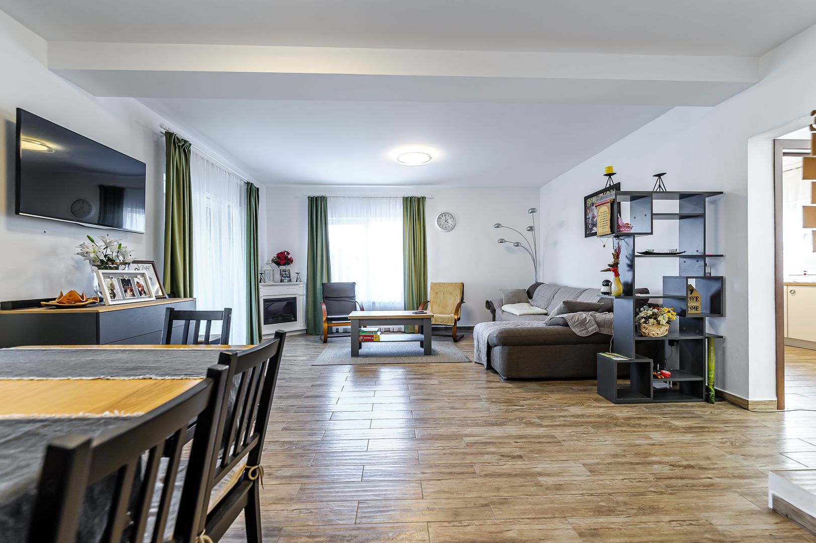 Casă cu mansardă, nouă, mobilată și utilată, în cartier Athena - Poză 2