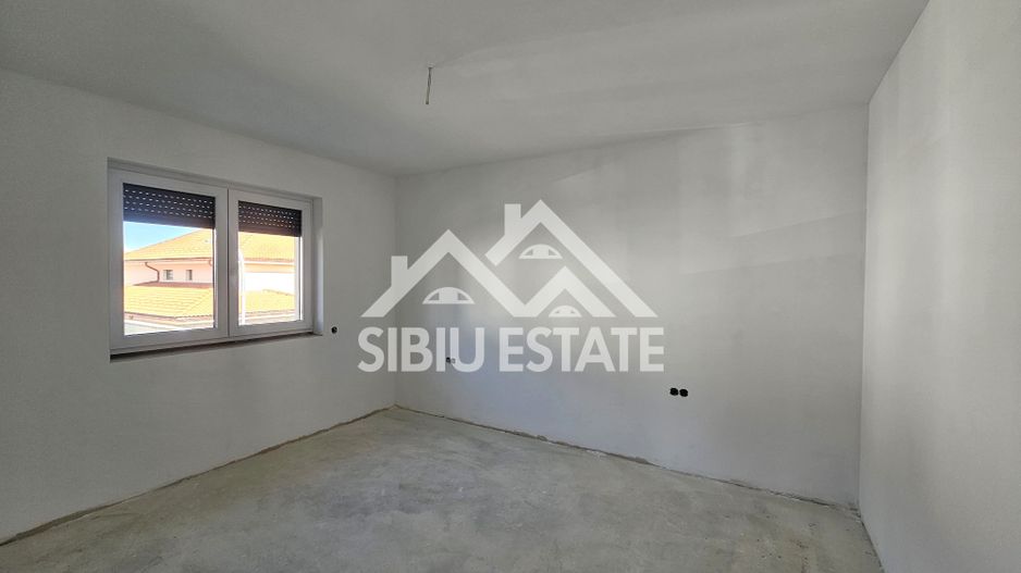 Casa Sibiu, intrare Selimbar, garaj, pivnita, curte mare - Poză 15