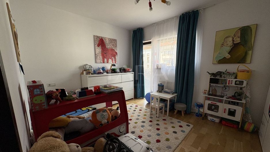 Apartament singur pe etaj, 2 balcoane și parcare, Andrei Mureșanu. - Poză 8