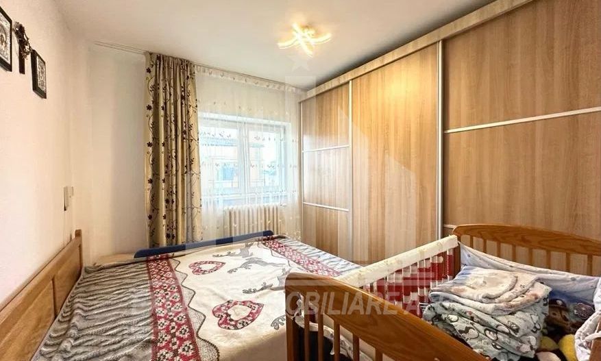 Apartament cu 3 camere decomandate, Cetate - Poză 6