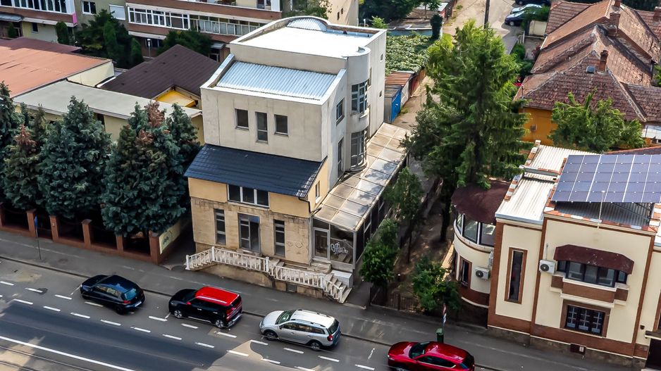 Imobil versatil, ideal pentru investiție, zonă cu trafic intens, Arad - Poză 1