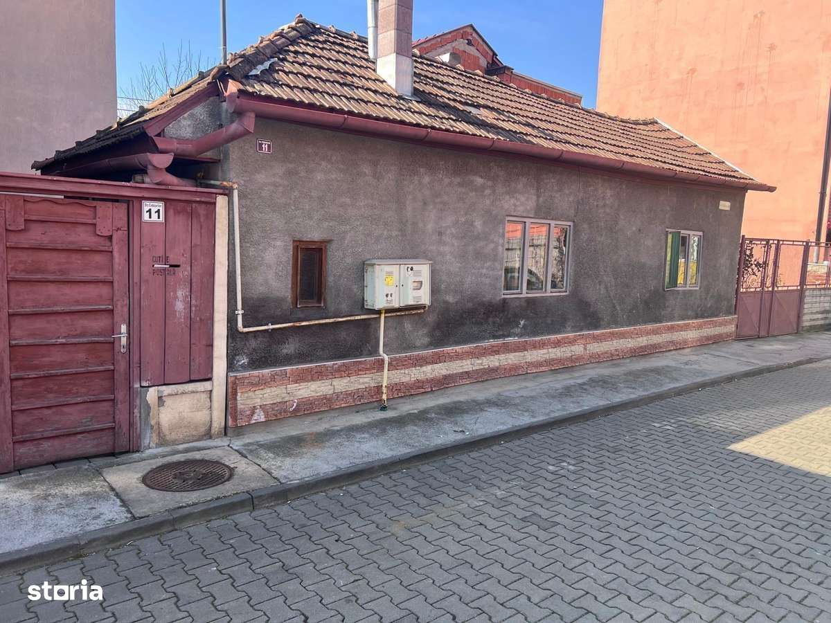 Casă de vânzare cu posibiliate de renovare/dezvoltare - Poză 1