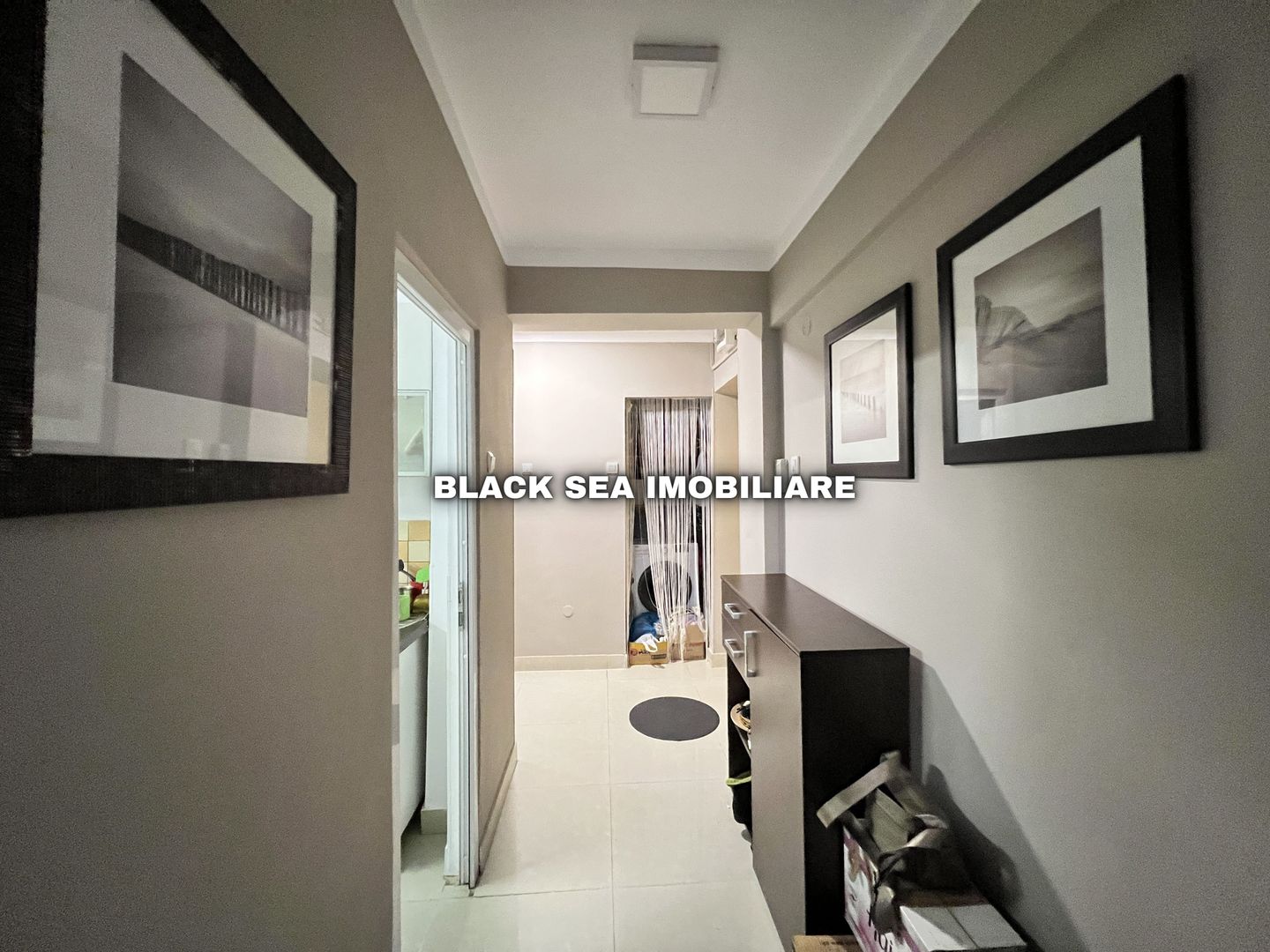 Apartament 3 camere renovat modern – zona CENTRU- aproape de plaja - Poză 4