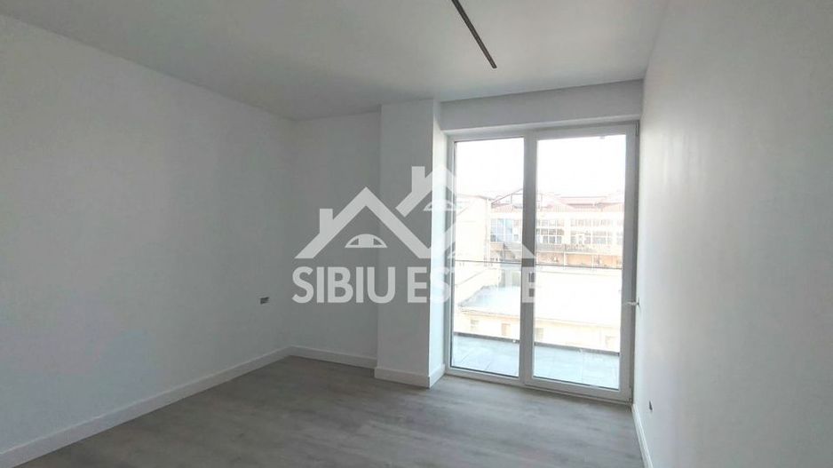 Apartament Premuim 3 camere Sibiu central, boxa si garaj  - Poză 14