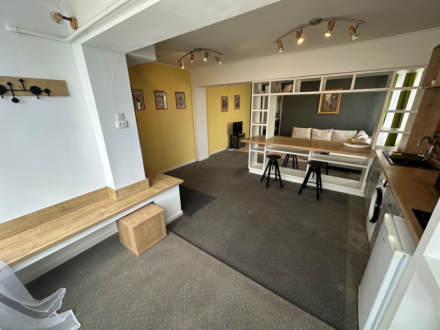 Apartment ultracentral cu 2 camere - Poză 1