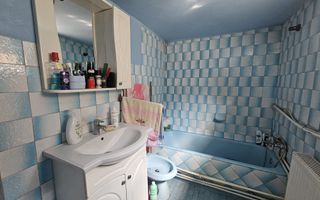 Casă  4 camere cu 2 intrări, garaj și teren 1751mp– Cobadin - Poză 9